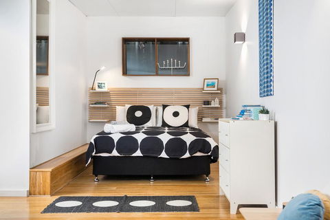 Fremantle Swan River Studio - Australian Directory 2