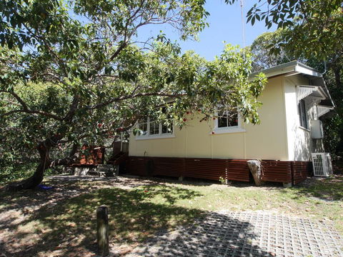 Frenchmans Folly - Australian Directory 0