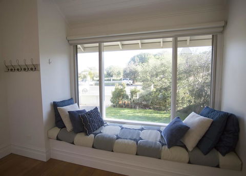 GALWAY COTTAGE - Australian Directory 3