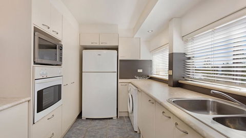 Garden Apartment @ Forster Tower - Australian Directory 3