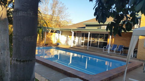 Gateway Motor Inn - Australian Directory 1