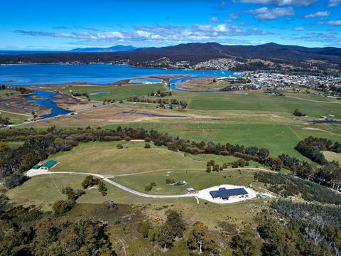 George River Park (House, 100 Acres, Animals, Views) - Australian Directory 0