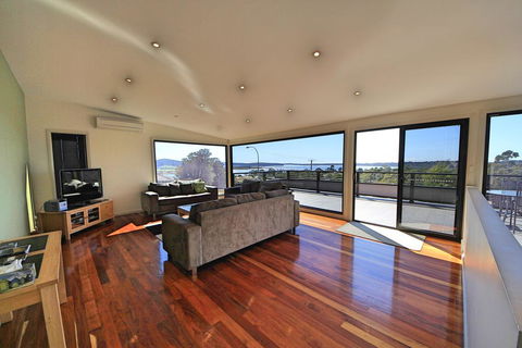 Georges Bay Luxury - Australian Directory 0