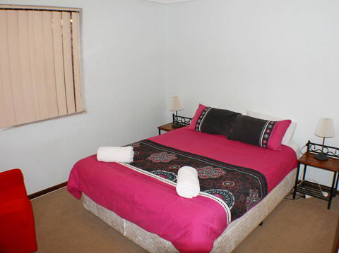 Geraldton Holiday Unit - Australian Directory 2