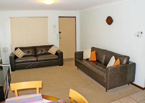 Geraldton Holiday Unit - Australian Directory 1