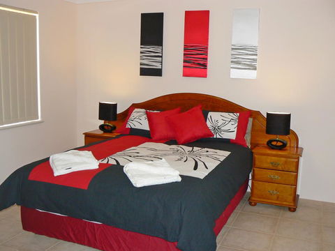 Geraldton Luxury Vacation Home - Australian Directory 0