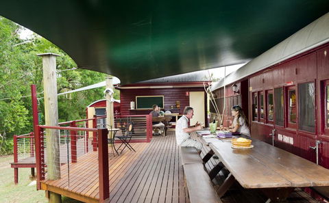 Glass House Mountains Ecolodge - Australian Directory 2