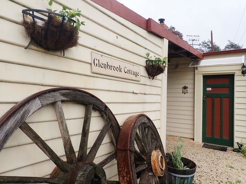 Glenbrook House & Cottage - Australian Directory 0