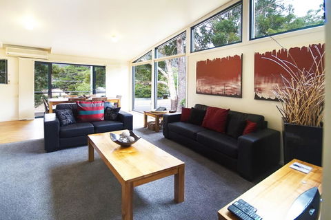 Glengarriff Townhouse 2 - Australian Directory 2