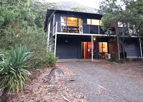 Glengarriff Townhouse 2 - Australian Directory 1