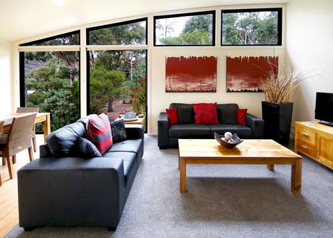 Glengarriff Townhouse 2 - Australian Directory 3