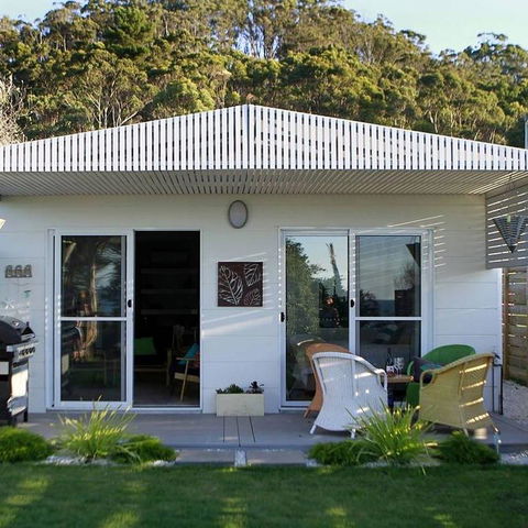 Goat Island Bungalow - Australian Directory 3