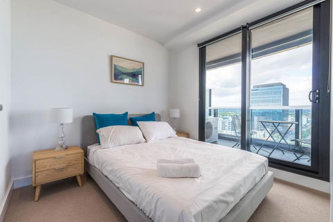 Golden Box Hill Apartment - Australian Directory 3