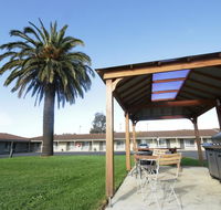 Golden Palms Motel - Australian Directory