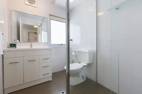 Golden Sands Beach Apartment - Australian Directory 2