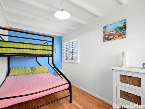 Gone To The Beach - 40 Coogee Ave, The Entrance No - Australian Directory 2