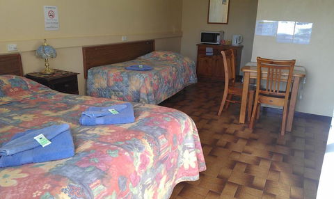 Goolgowi Highway Motel - Australian Directory 3