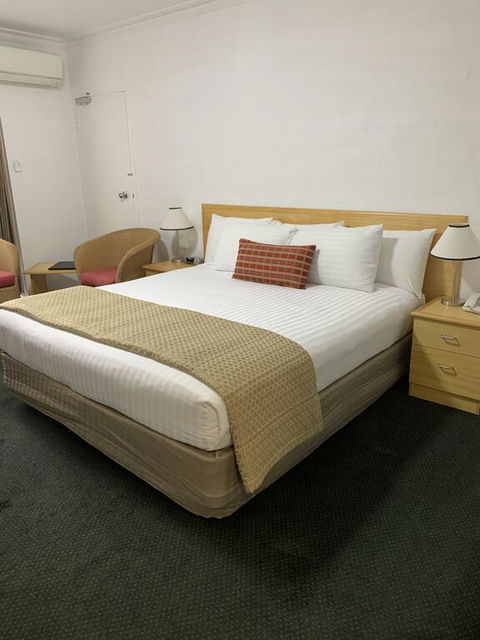 Grand Country Lodge - Australian Directory 2