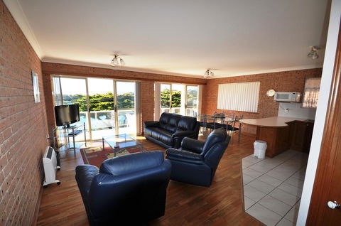 Grand Pacific 1 - Unit 4 - Australian Directory 2