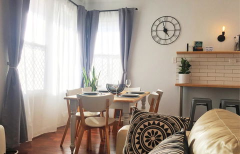 Great Comfort & Style In Central Location - Australian Directory 2