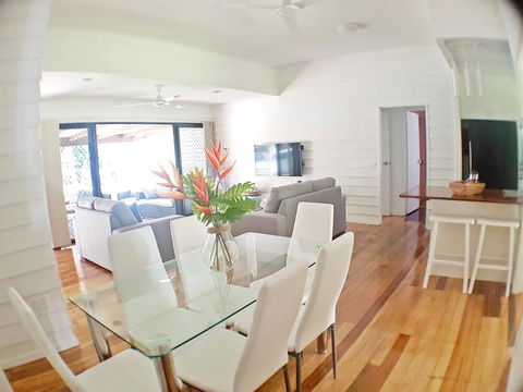 Great Northern Beach House - Australian Directory 2