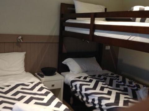 Grevillea Gardens Apartment 3 - Australian Directory 3