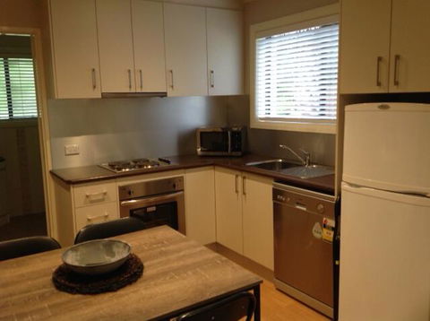 Grevillea Gardens Apartment 3 - Australian Directory 1