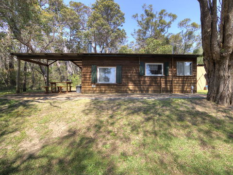 Gum Grove Chalets - Australian Directory 2