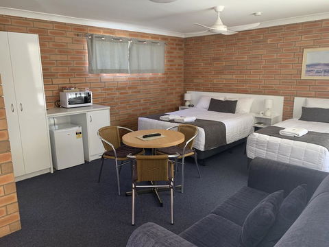 Gunsynd Motor Inn - Australian Directory 0