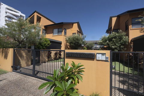 Gwydir Court 6 - Australian Directory 1