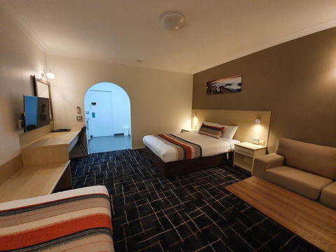 Hamilton's Queanbeyan Motel - Australian Directory 2
