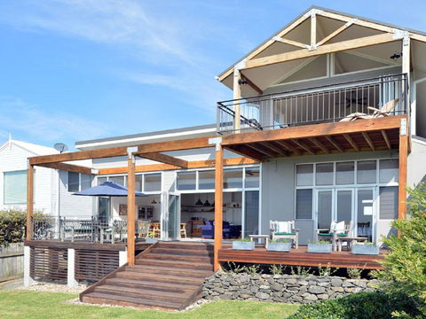 Hamptons Escape - Australian Directory 1