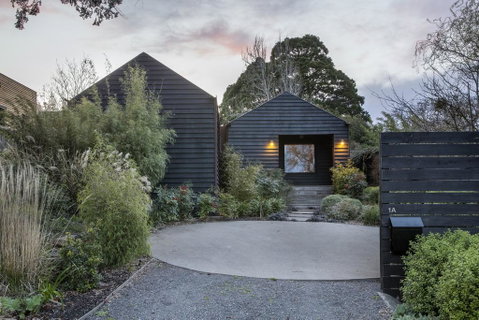 Hardwood House - Australian Directory 3