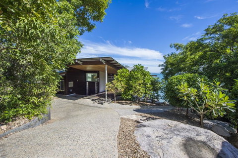 Headland Hideaway - Australian Directory 1
