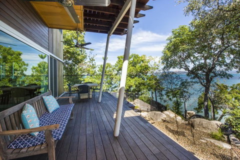 Headland Hideaway - Australian Directory 2