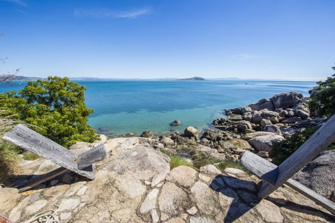 Headland Hideaway - Australian Directory 0