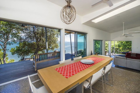 Headland Hideaway - Australian Directory 3