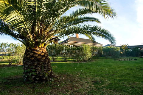 Hermitage Hill Country Retreat - Australian Directory 3