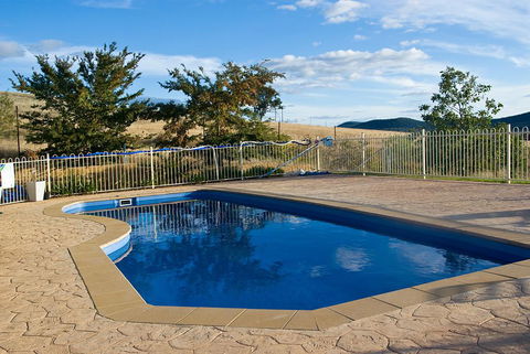 Hermitage Hill Country Retreat - Australian Directory 1