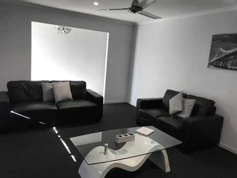 Hervey Bay Holiday Home - Australian Directory 1