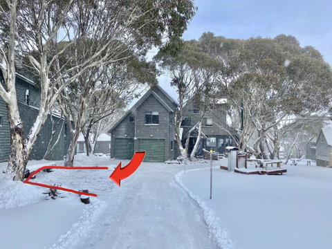 Hetos Hut - Australian Directory 2