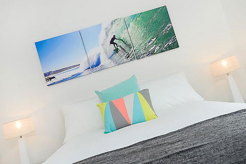 Hi 5 Luxury Holiday Apartments - Australian Directory 2