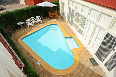 Hi 5 Luxury Holiday Apartments - Australian Directory 0
