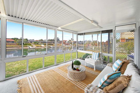 Hibbard Waterfront Escape - Australian Directory 0