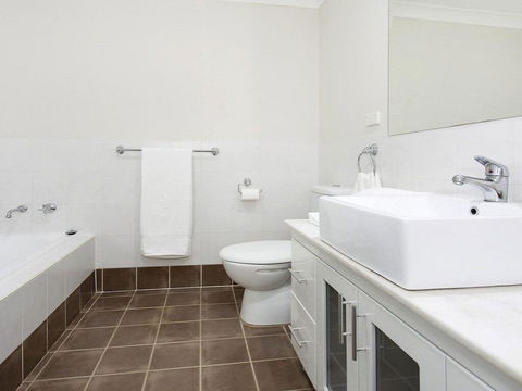 Hidden Gem On Manning - Great Location Opposite Surf Beach - Australian Directory 2