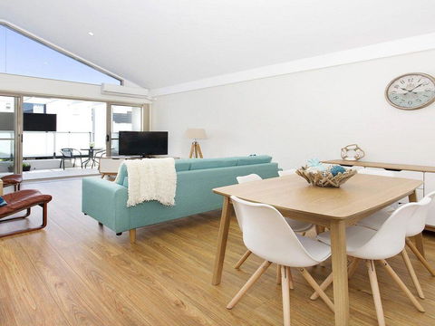 Hidden Gem On Manning - Great Location Opposite Surf Beach - Australian Directory 0
