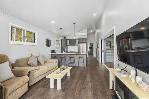 Hiddleston Retreat - Australian Directory 1