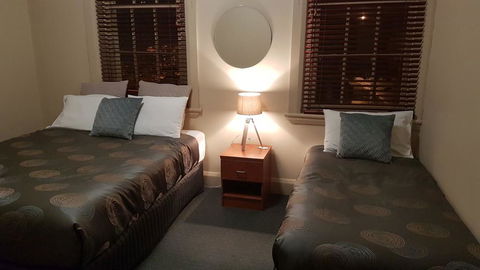 Highlands Hotel - Australian Directory 1