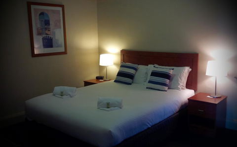 Highlands Hotel - Australian Directory 3