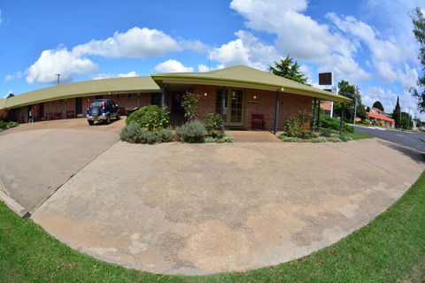 Highlands Motor Inn - Australian Directory 2